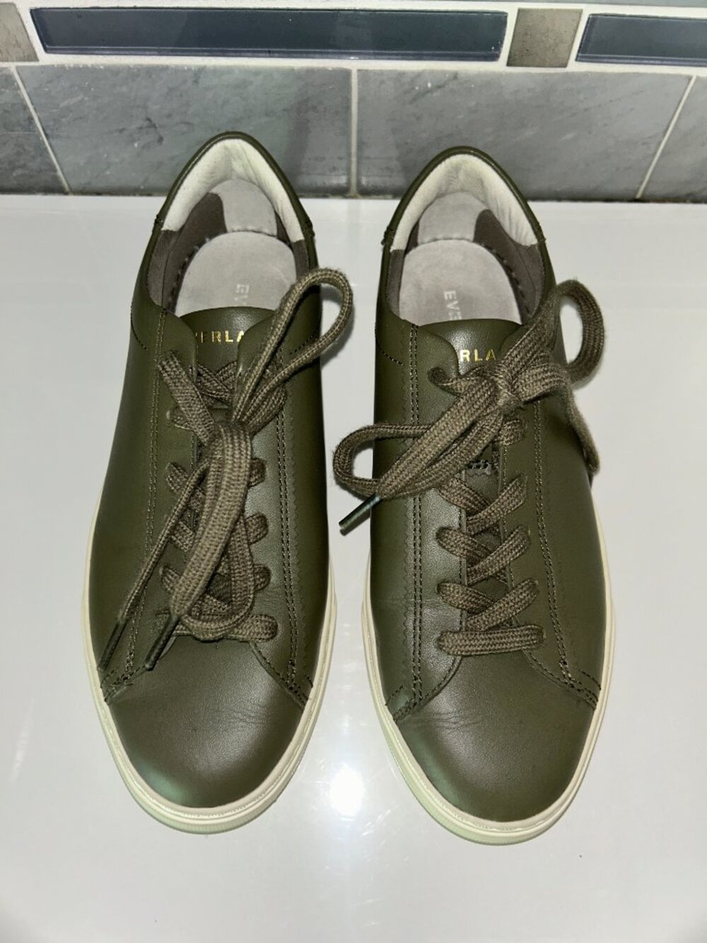 Everlane Leather Day Sneakers, Olive Green, laces, low top, Sz 7